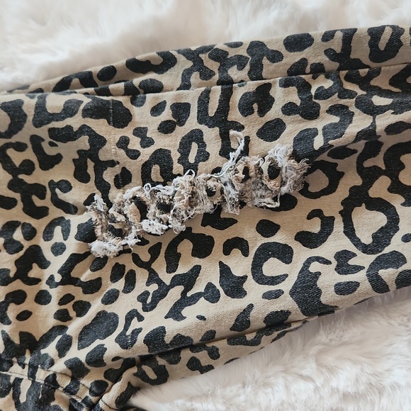 Grace & Emma Leopard Print Bell Bottom Pants Girls Size 6-7 - Picture 4 of 8